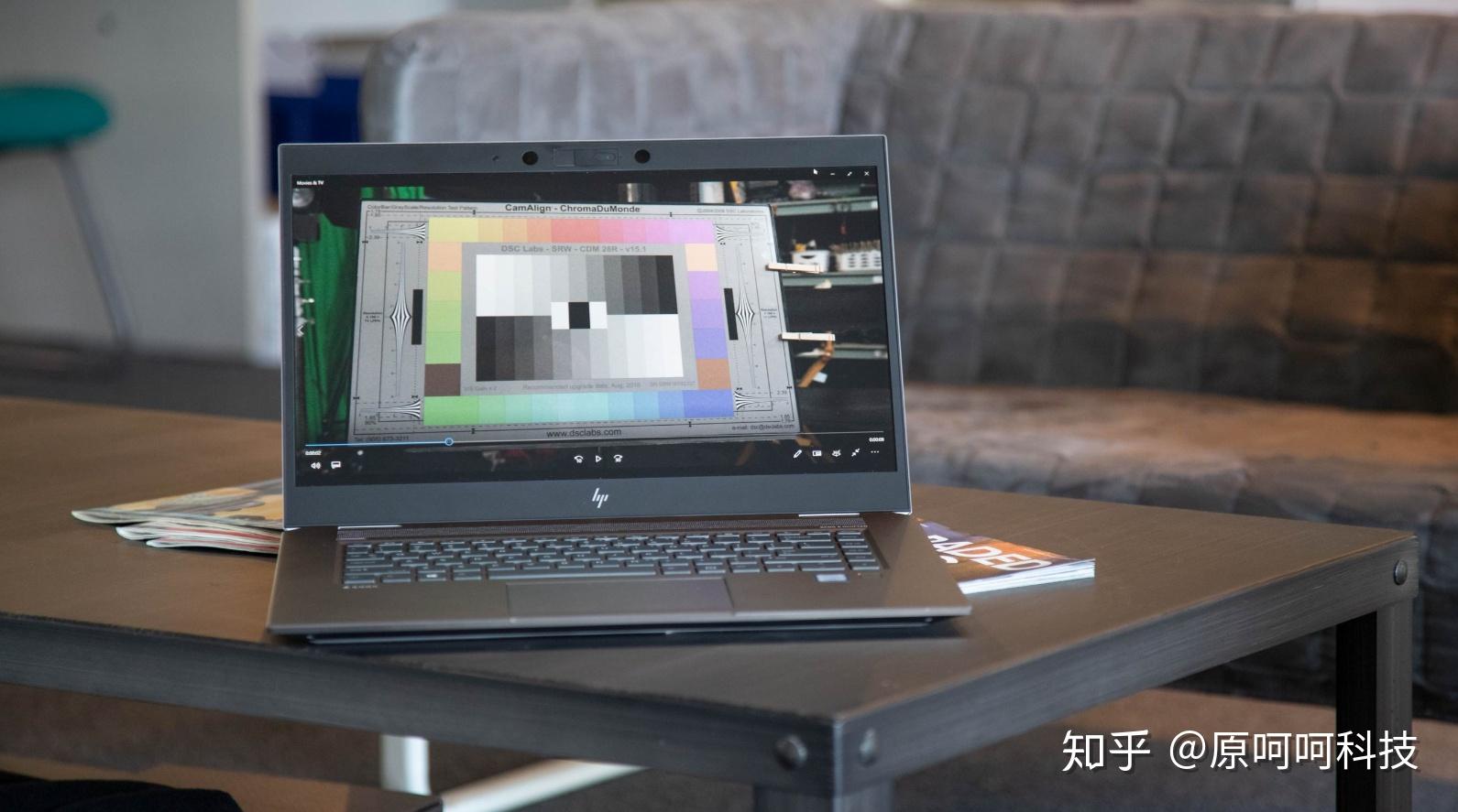 移动工作站中最好的显示屏惠普专业级zbook studio笔记本电脑的机盖和