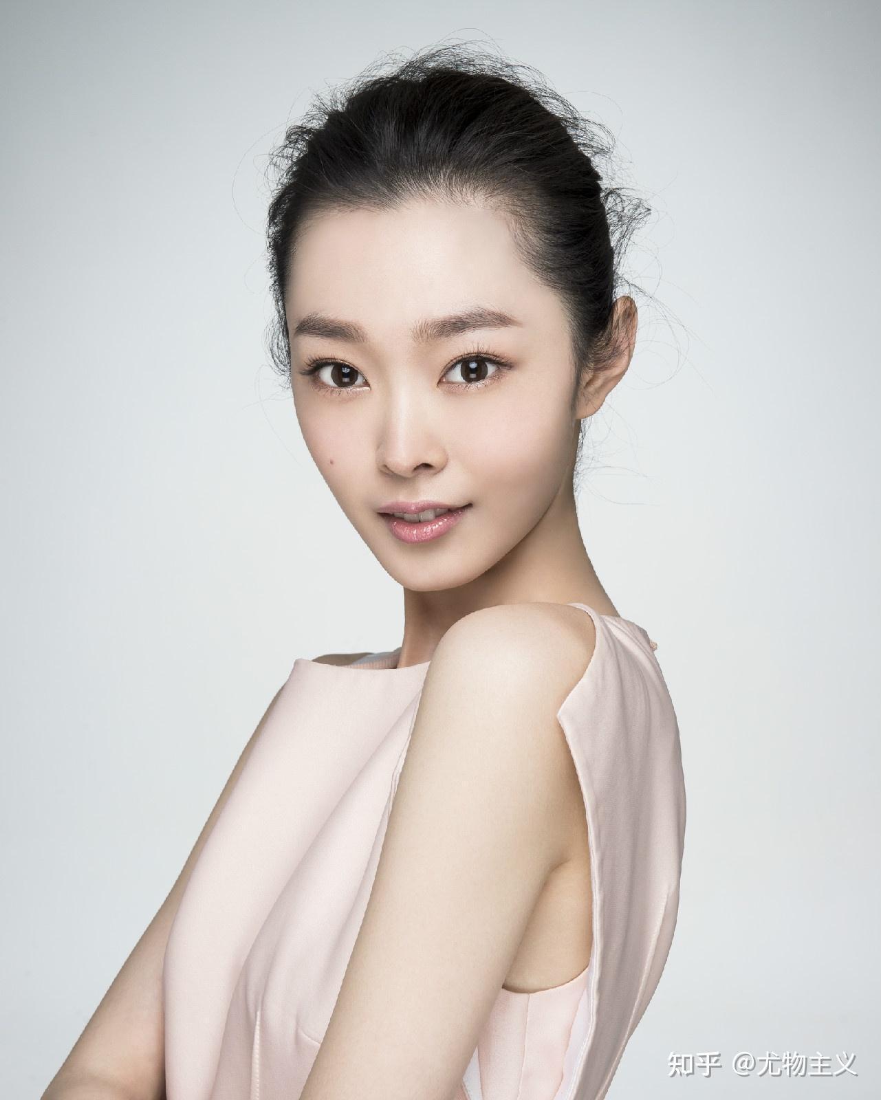 如何客观的评价宋轶的长相? - 知乎