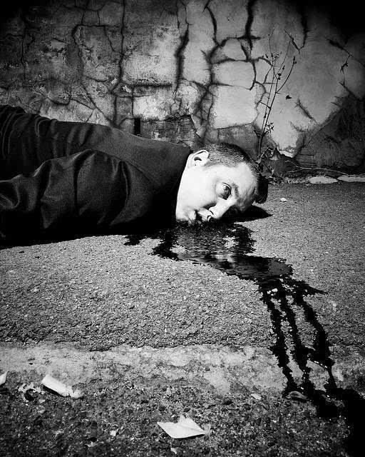 凶杀案摄影大师闪光灯剥离外衣weegee