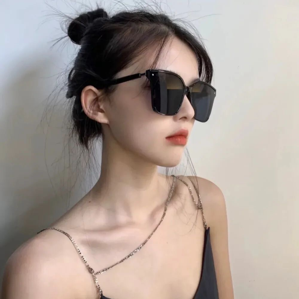 有哪些性冷淡风或清冷风的头像? - 知乎