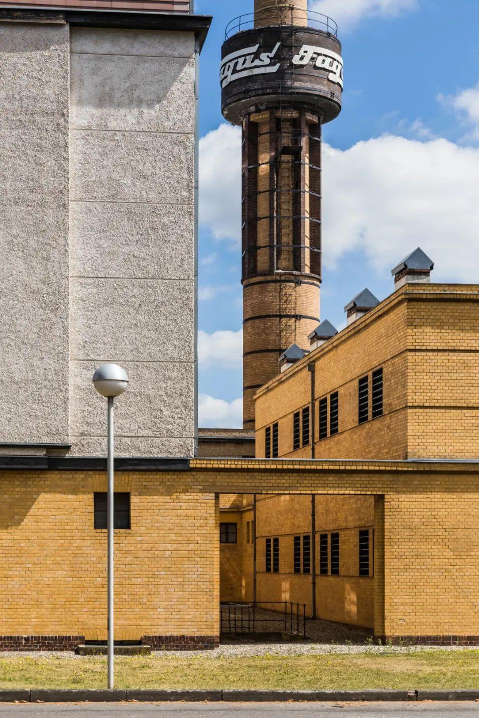 1911的德国法古斯工厂又被说是第一栋玻璃幕墙建筑. - 知乎