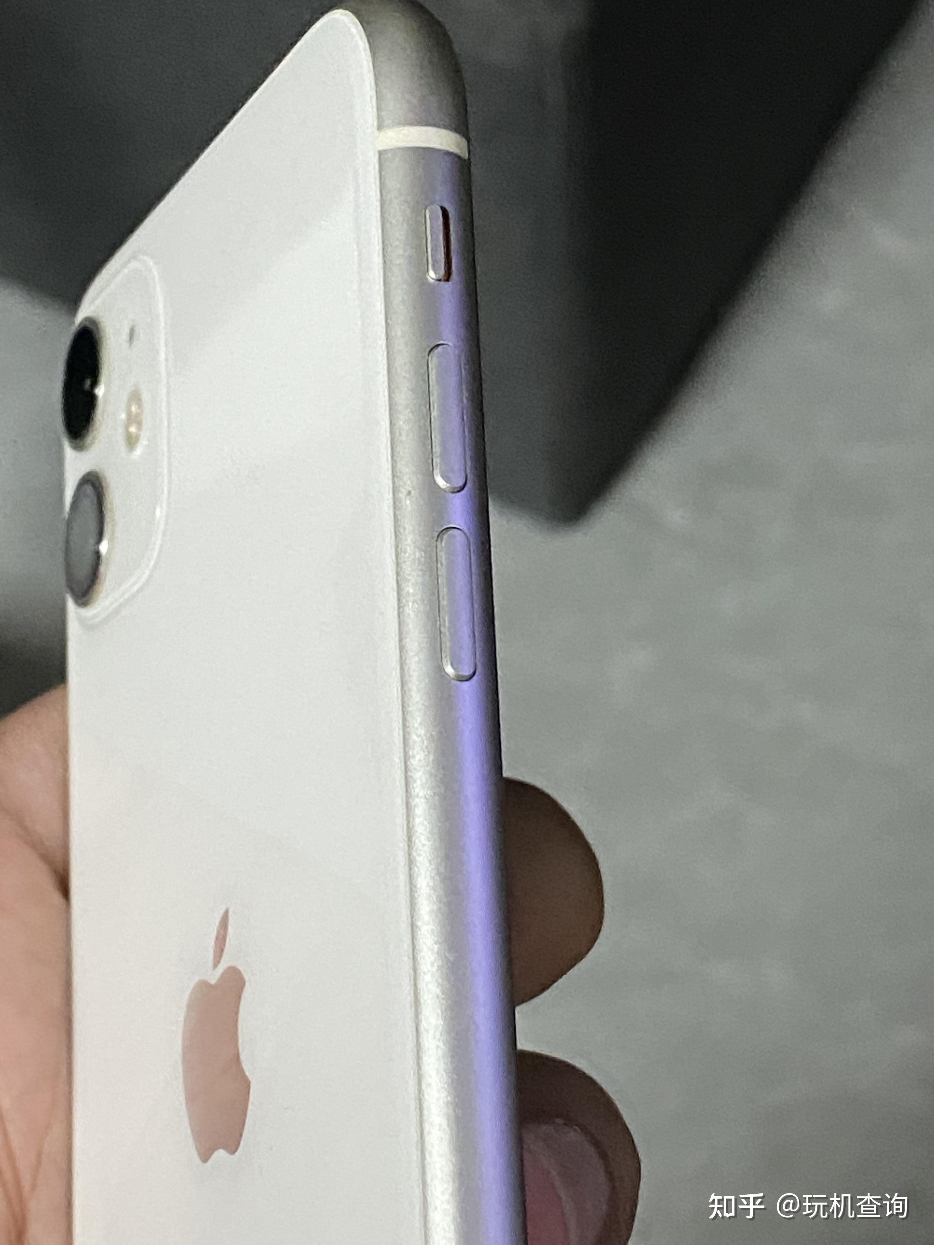 大家用的苹果11白色边框会氧化吗