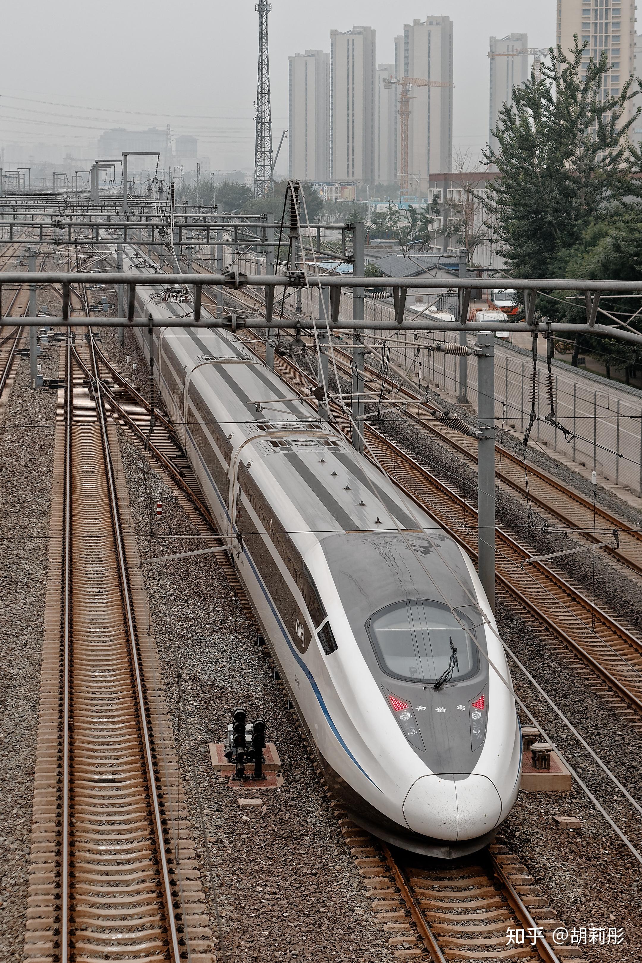 crh2型动车组有塞拉门吗