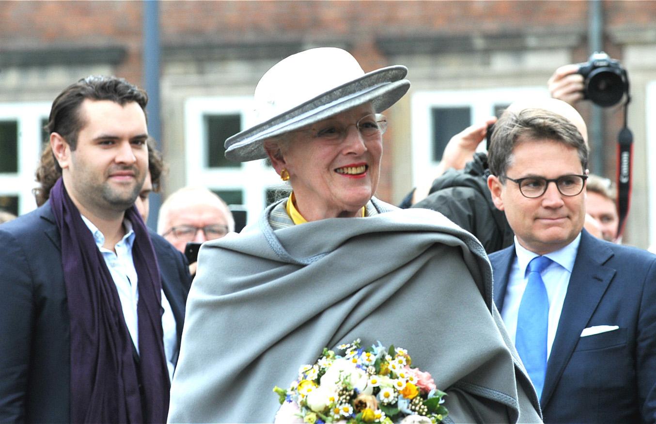 丹麦女王出席皇家侍卫队周年纪念活动并赠送“女王表” - 知乎