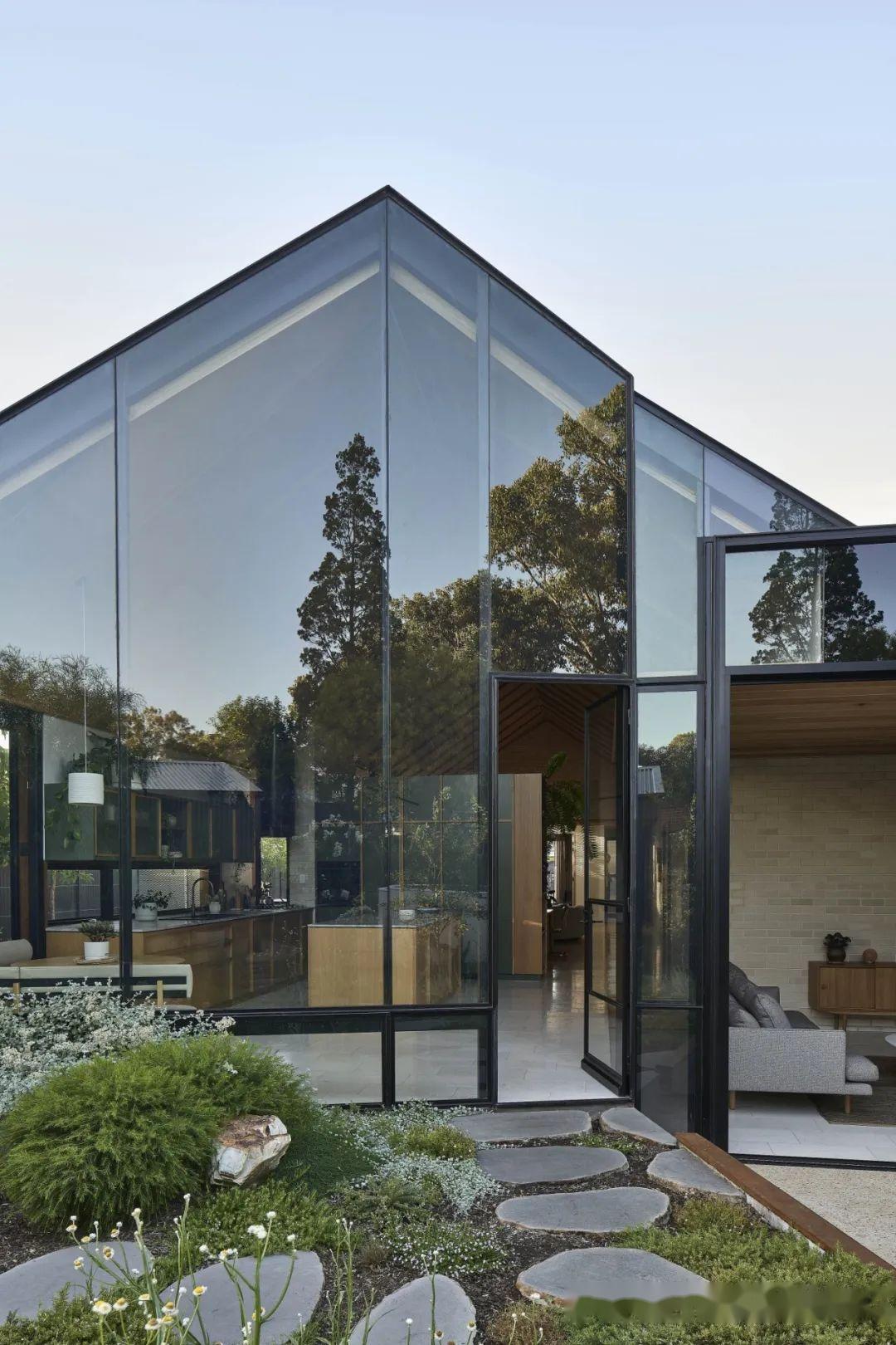 设计灵感丨坡屋顶原来可以这么现代,澳大利亚超现代坡屋顶别墅.