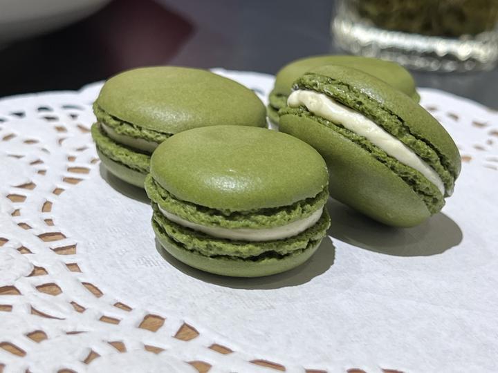 充满着抹茶香与回甘,甜而不腻的抹茶马卡龙