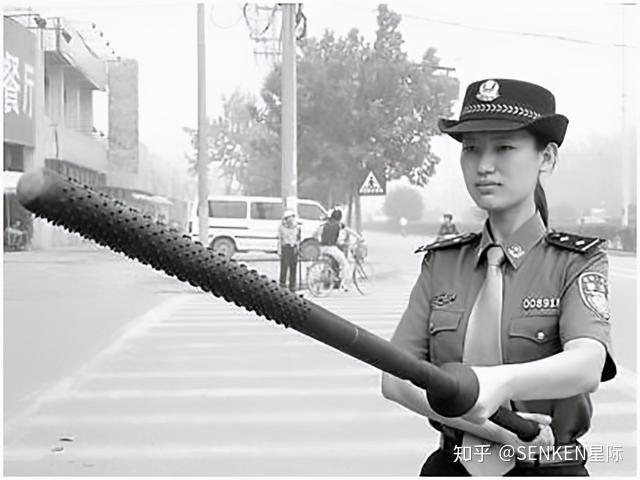 警棍警用装备里最趁手的武器