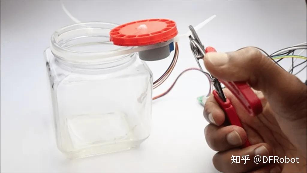 如何用arduino制作一个简易自动喂鱼器