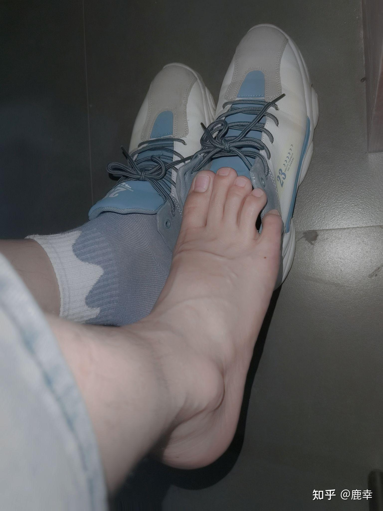 说说男人脚大是什么样的体验? - 知乎