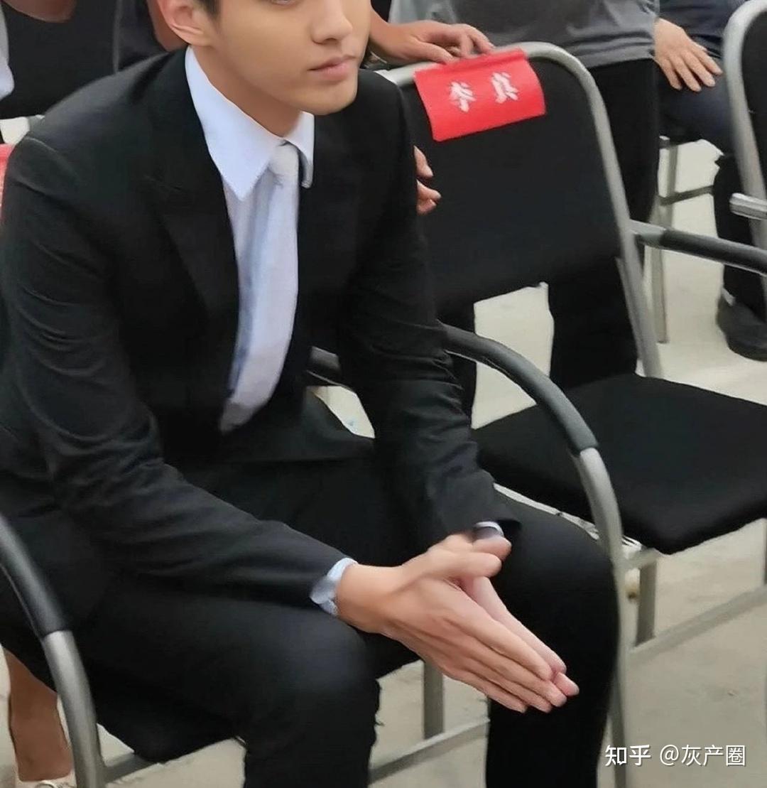 被告人吴亦凡强奸,聚众淫乱案二审维持原判,哪些信息值得关注? - 知乎