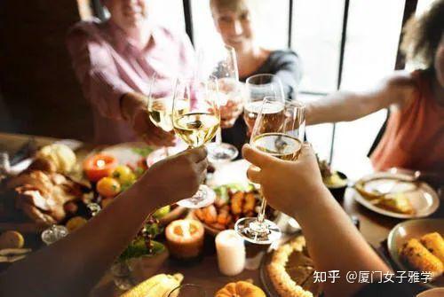 敬酒有什么讲究?酒桌上应该先敬谁?这8点很重要 - 知乎