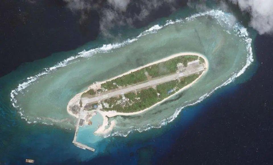 南部战区除夕夜官宣南海进行例行巡航,专家表示「个别国家别指望节假