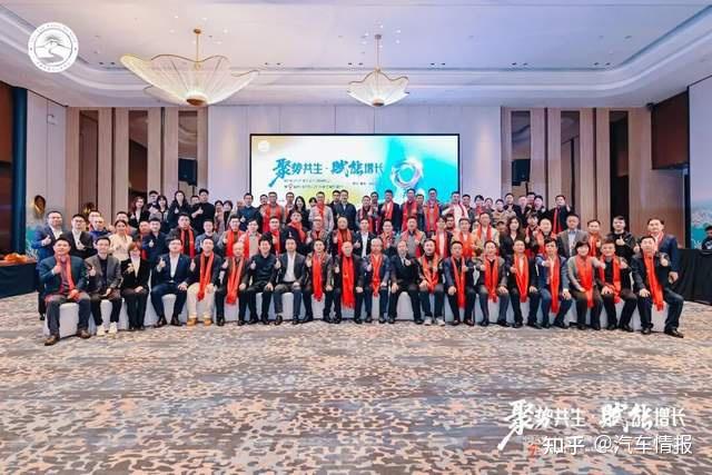 2026中国乘用车销量预计回落5%,现实到底怎样?这场峰会给出答案