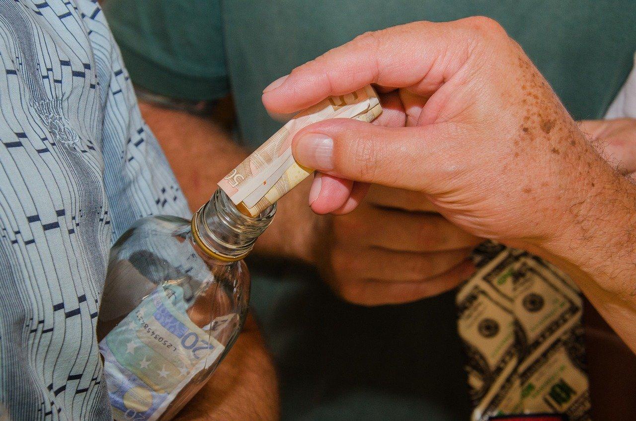 2. 一瓶李子园售价