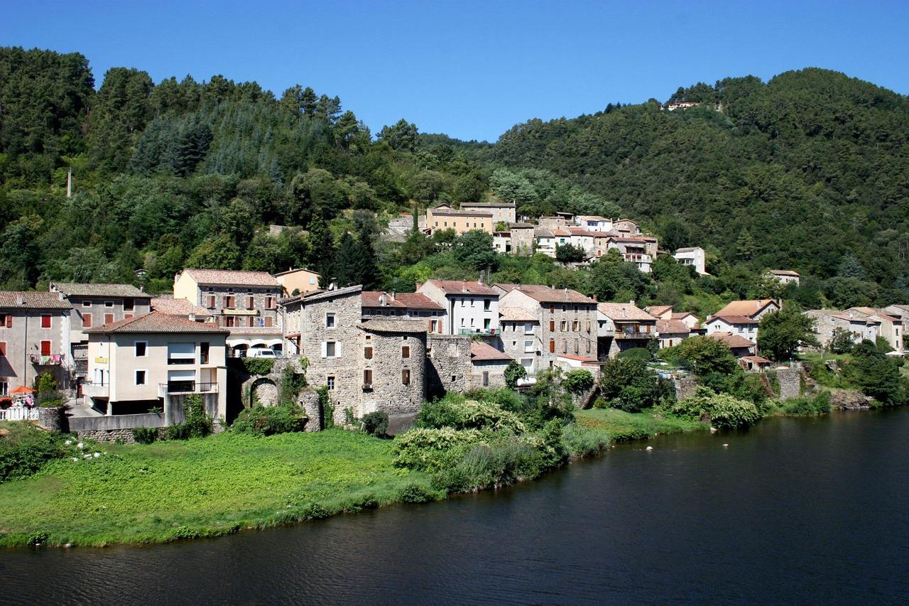 2. 生态宜居区推荐