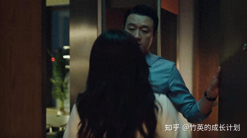 《夜色正浓》直到乔海伦爬上李东明的床,才知她早已成为猎物 - 知乎