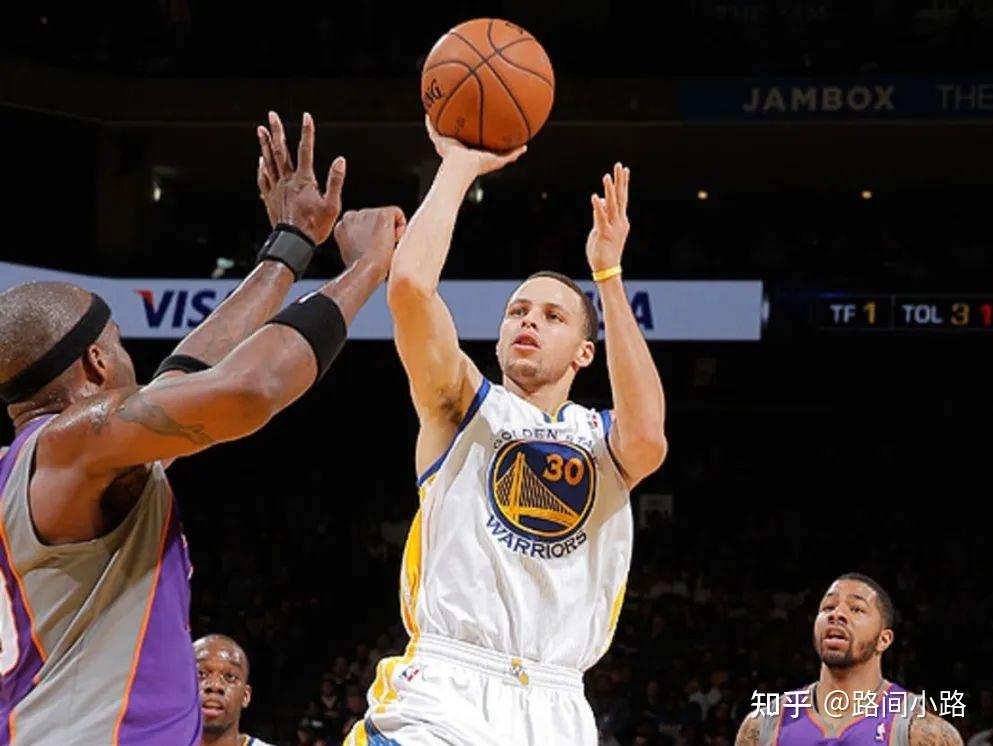 这项技术一般是nba顶级后卫的惯用杀招,例如:库里,罗斯,保罗,帕克