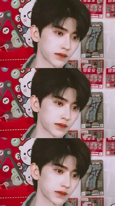 蔡徐坤拼接壁纸来一波帅进了我的心里拨动了我的心弦