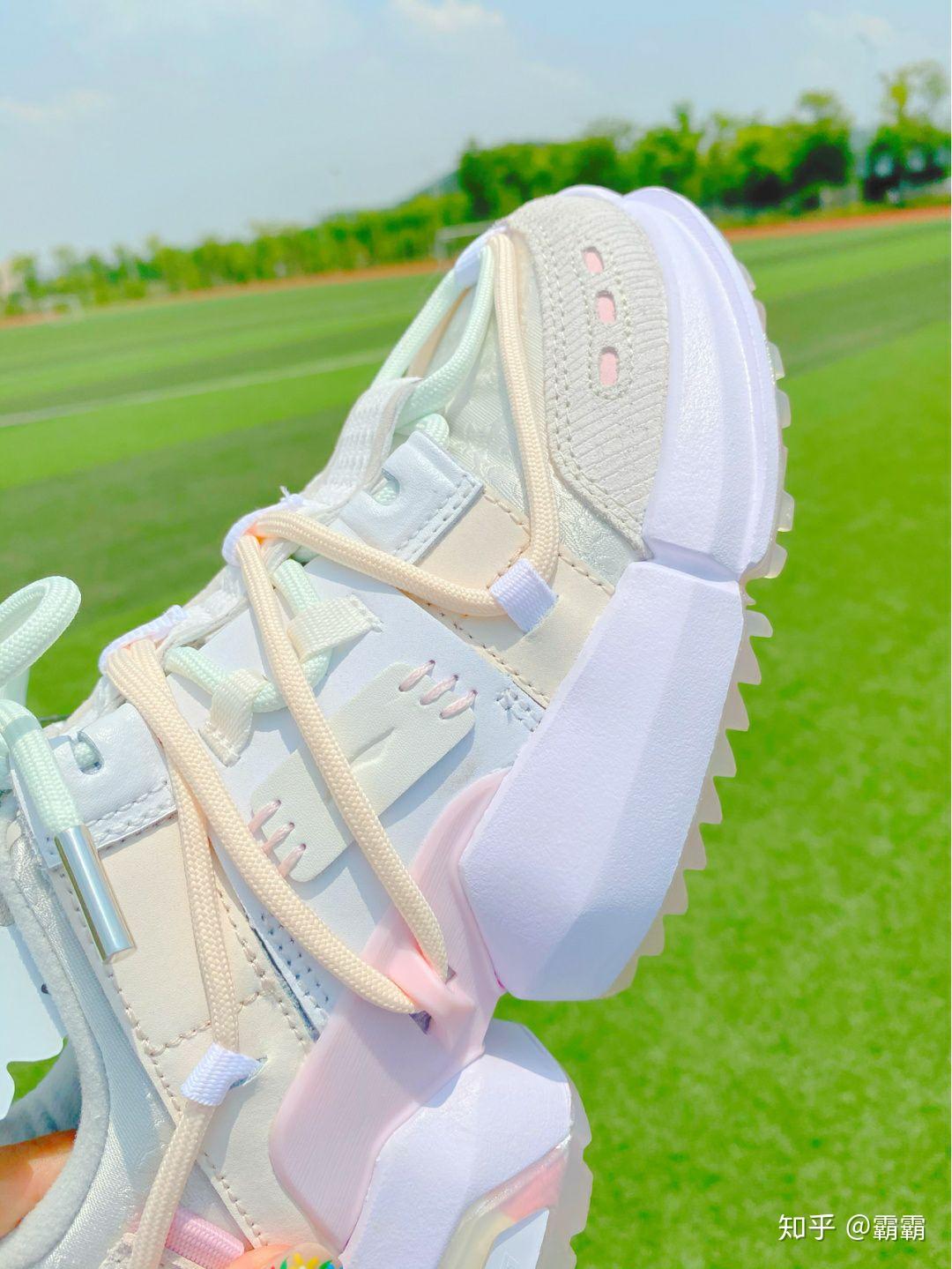 78李宁新出的樱花限定老爹鞋太神仙了吧01今天跟大家说点不一样的