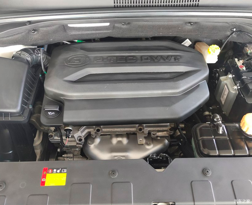 进店实拍2019款宝骏360白色车身很大方6座布局售668万元起