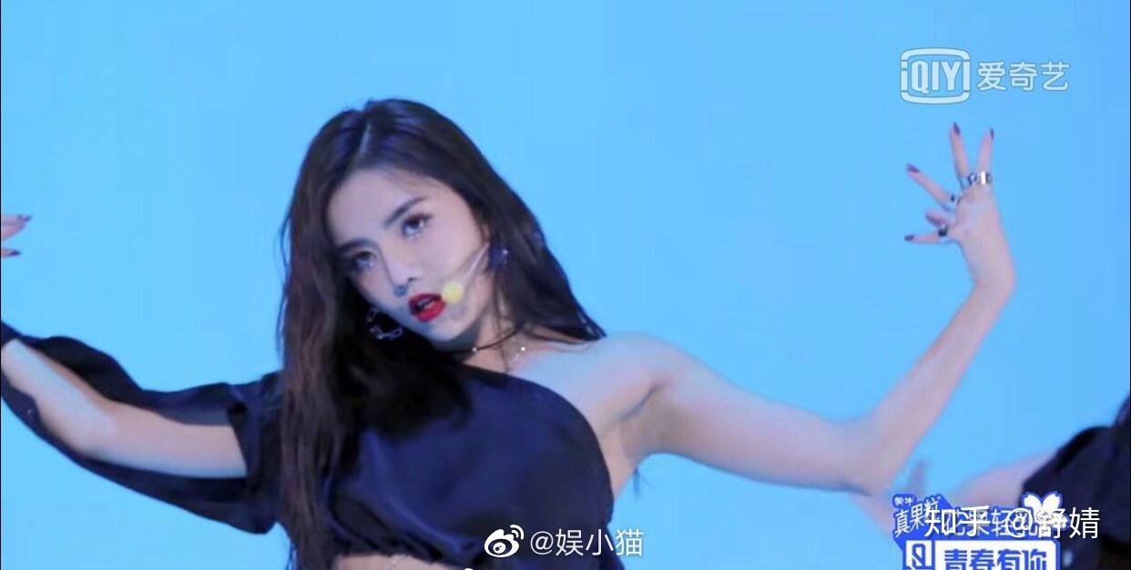 你觉得安崎在《青春有你 2》舞台中穿细高跟跳舞的水平怎么样?