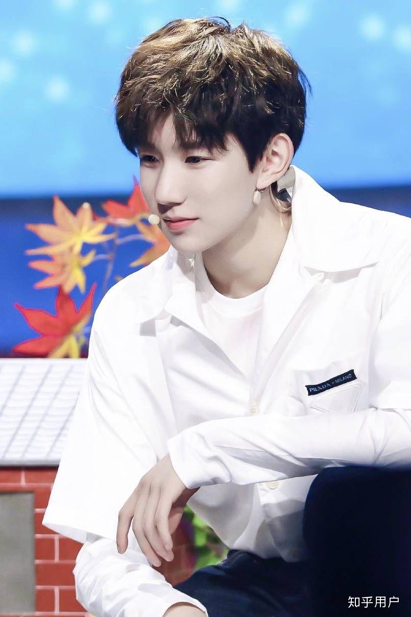 王源有哪些让你惊艳到的照片?