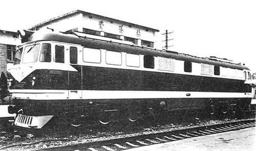 标记为"4500马力东方红4型液力传动内燃机车",说明它至少应该出现在