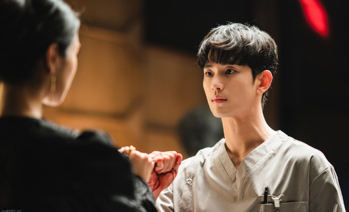 虽然是精神病但没关系两个都曾经历伤痛的人是否可以互相治愈