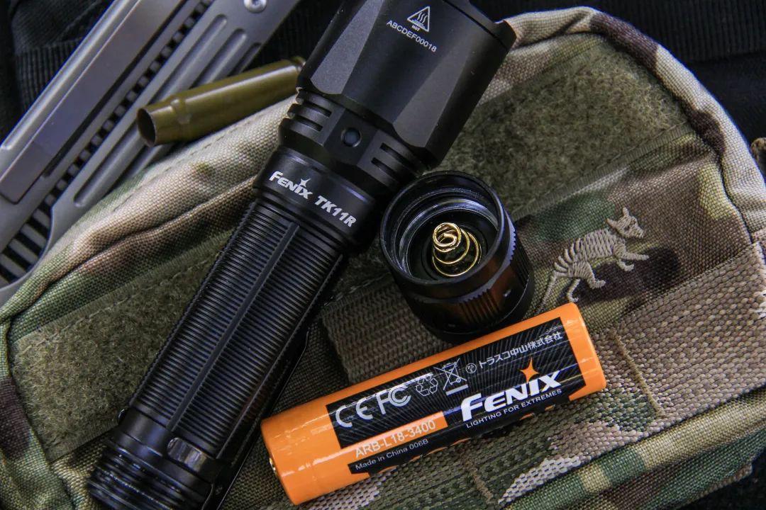 后在剧烈晃动中不会产生断路跳档等情况,这也是战术手电的必需要求