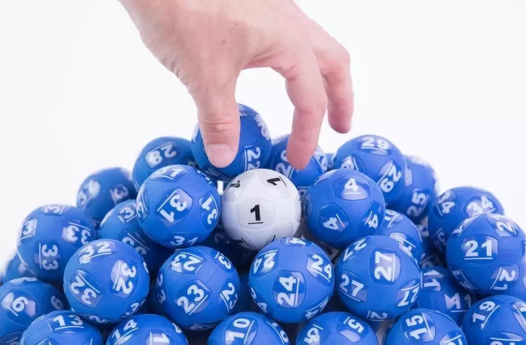 世界上那些彩票中巨奖的人最后都怎样了?