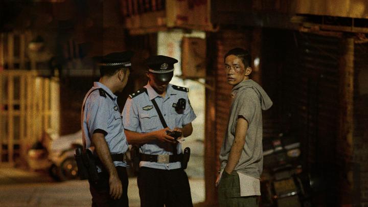 17岁的他，把赌鬼父亲打进了派出所 | 人间 - 知乎