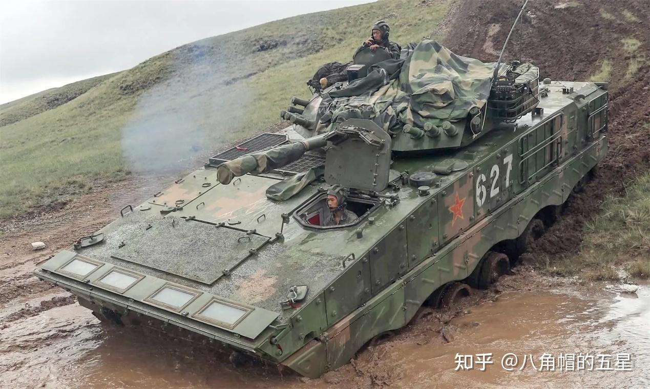 轮式步兵战车与履带式步兵战车,哪种性能更好?