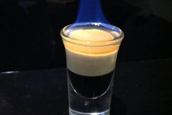 难道以后真的出个鸡尾酒品牌叫耗子尾汁?