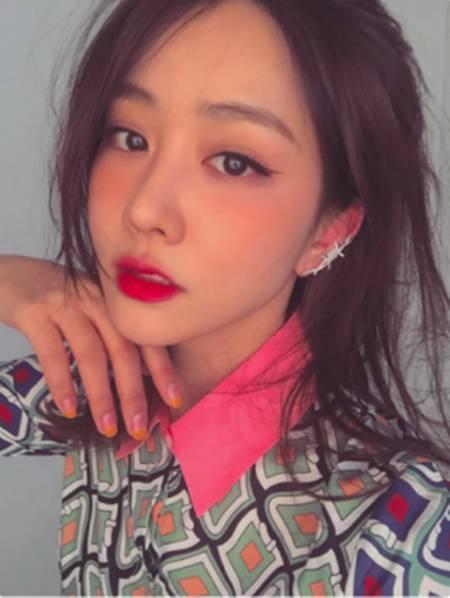 清新晒伤妆正流行 教你画3款超实用少女系胭脂妆