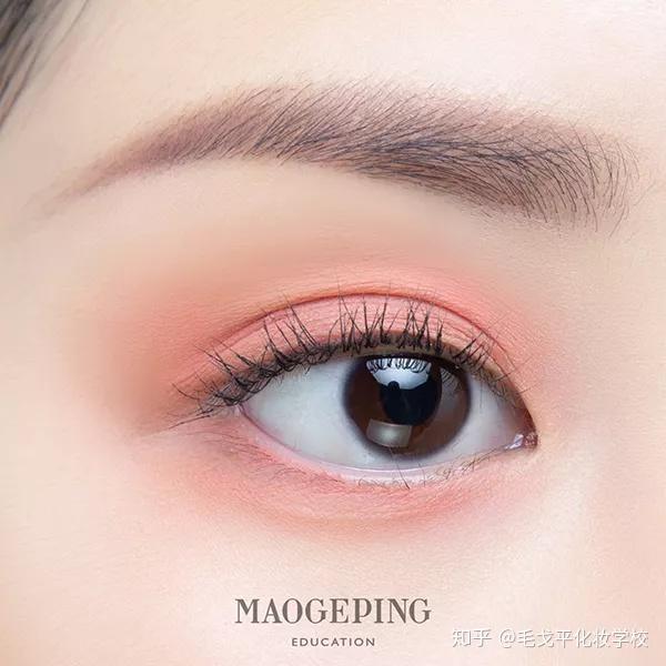 原来是化了软萌甜美的蜜桃妆!