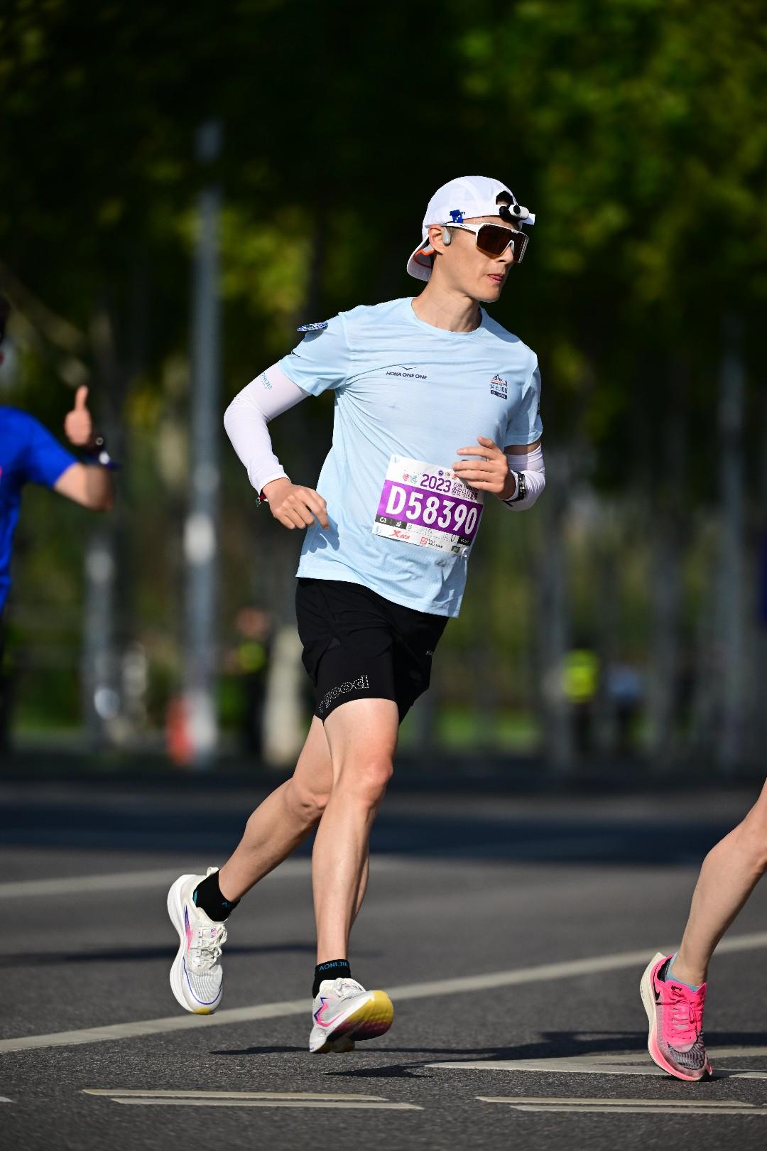 作为跑步爱好者,在 2023 双 11 都会选购哪些运动鞋服?