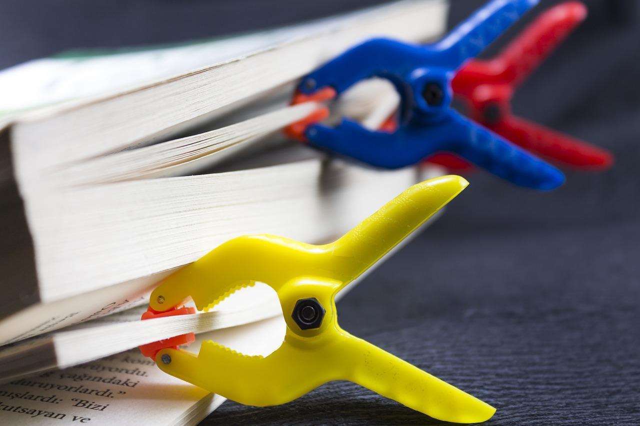 3. 蓝转黑色彩调整