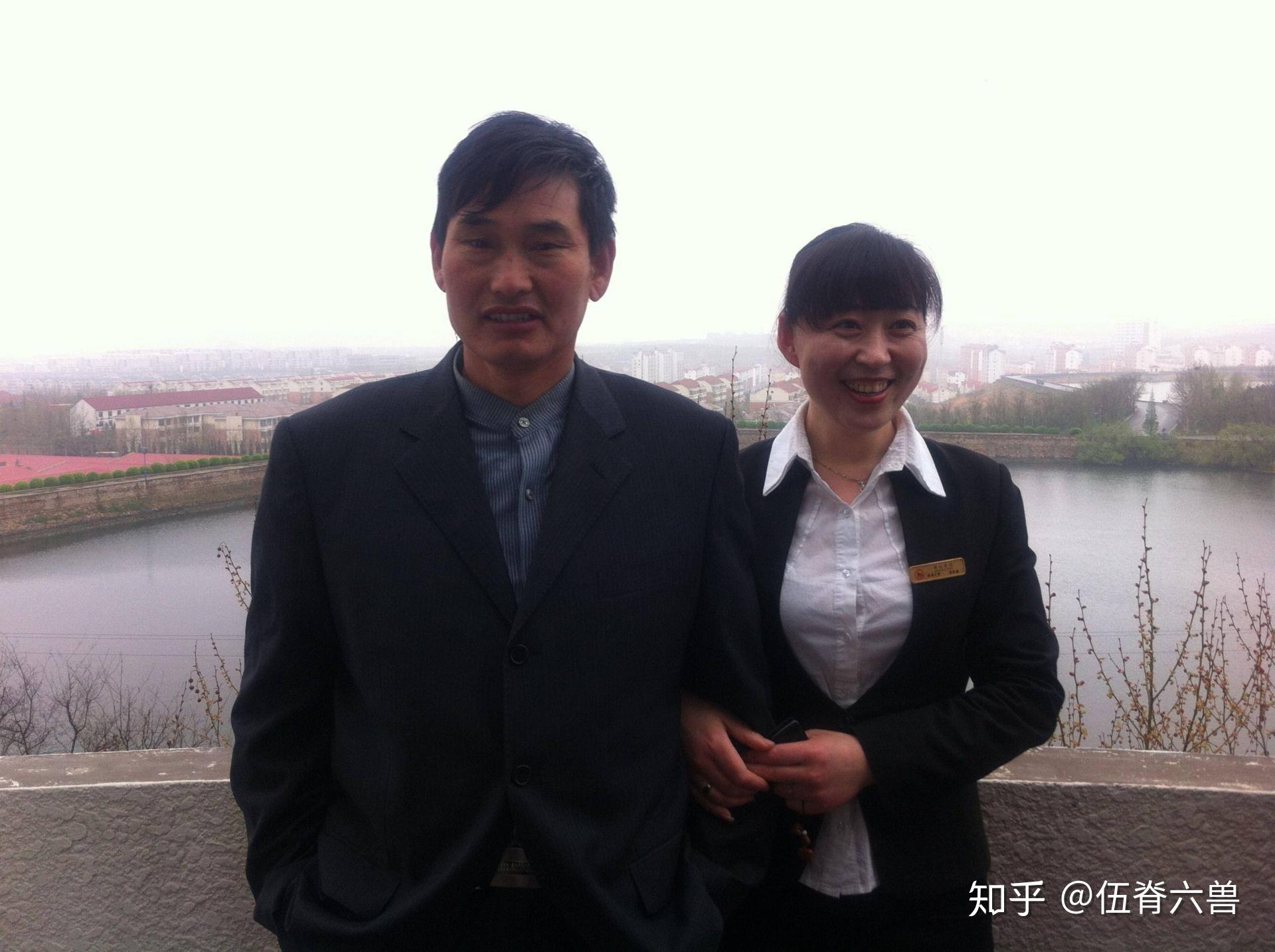 那些围在朱之文家门口的人们,像极了抱团吸血的蚊虫 - 知乎