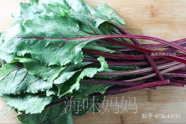 海味妈妈的做法:蒜炒甜菜叶子---recipe 食谱