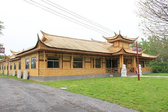 园,采用竹木设计,因地制宜,将综合农业园建设成为体现地方特色和竹屋