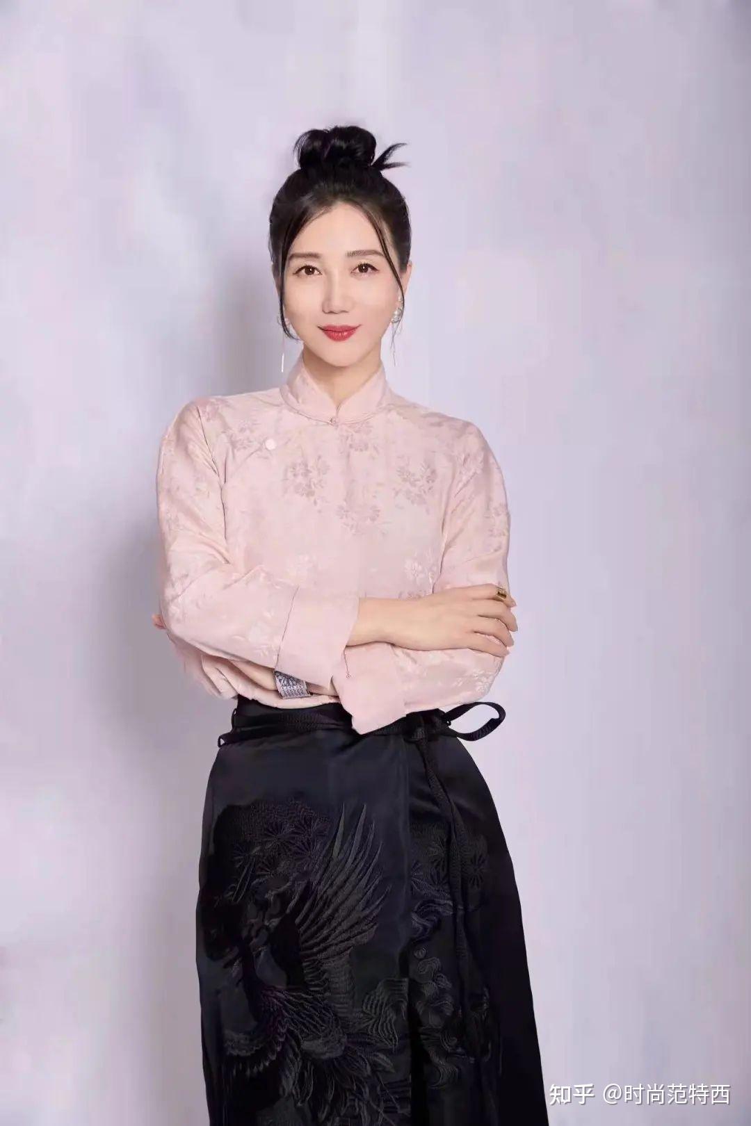 非遗耀中华|苗族蜡染宣传大使:阿朵 - 知乎