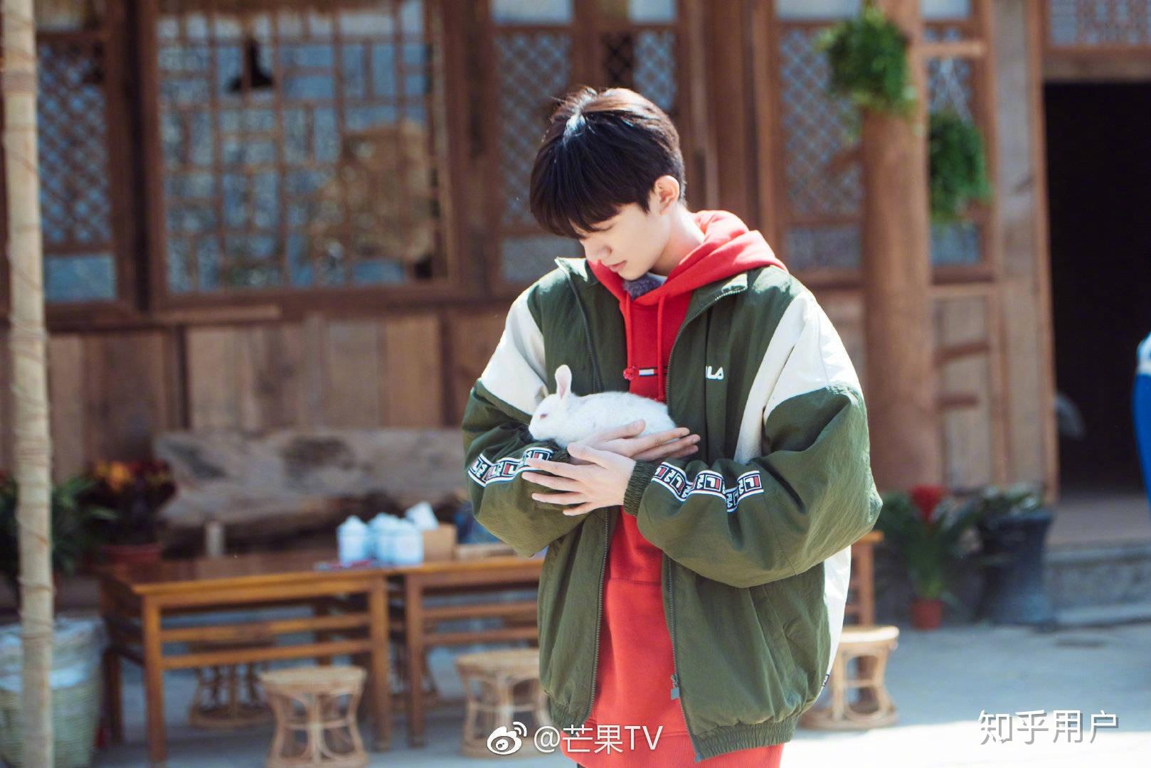 看了潮流合伙人之后觉得王源好温柔啊他还做过那些让你感到温柔的事情