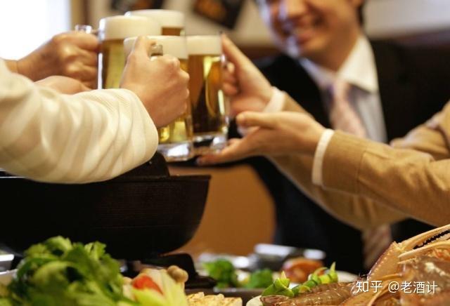 醉酒后的6种表现,可以看出这个人的性格,超准哦 - 知乎