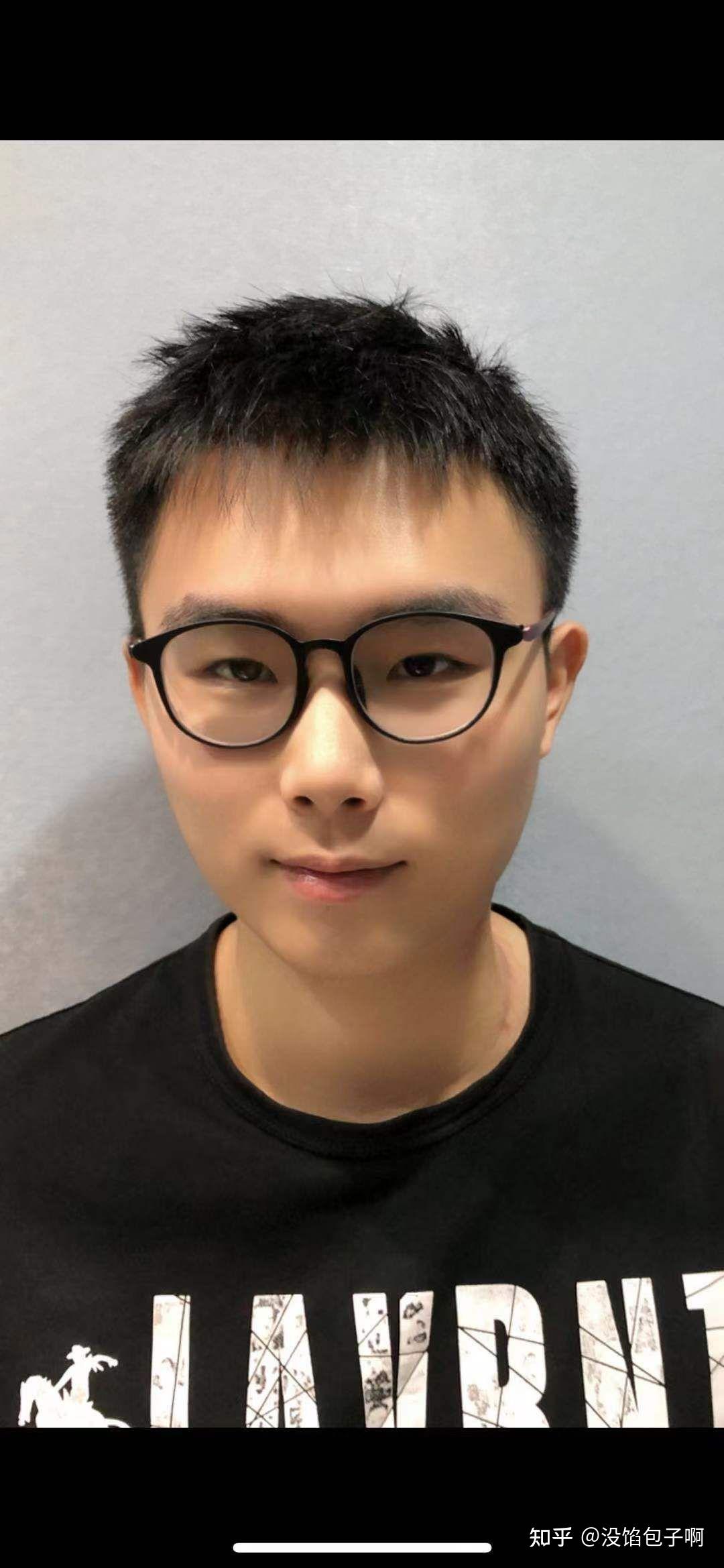 现实生活中你见过的绝世帅哥是什么样的