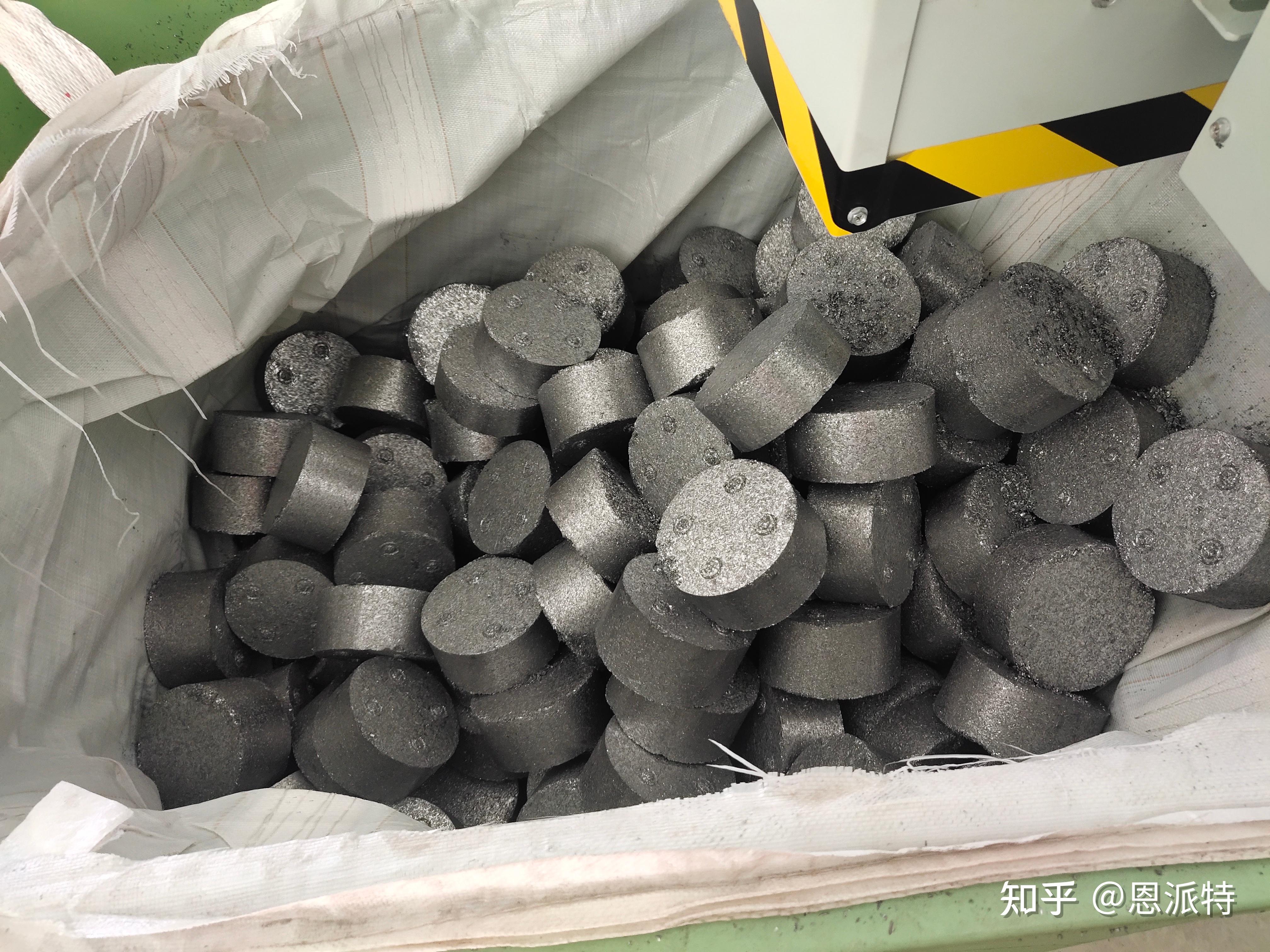 全自动铁屑压块机,废铁屑回收也能卖出好价钱 - 知乎