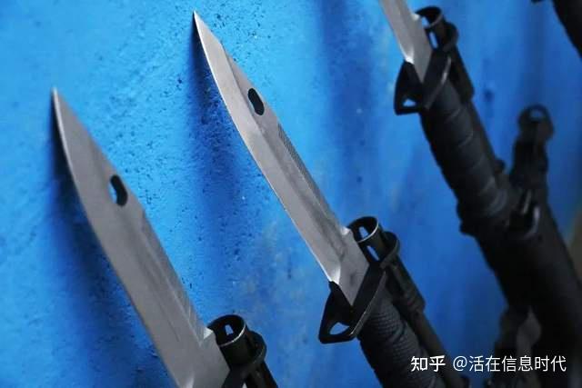 脱却长衫铁杖行,谁道孔某少营生?无计悔绝情 - 知乎