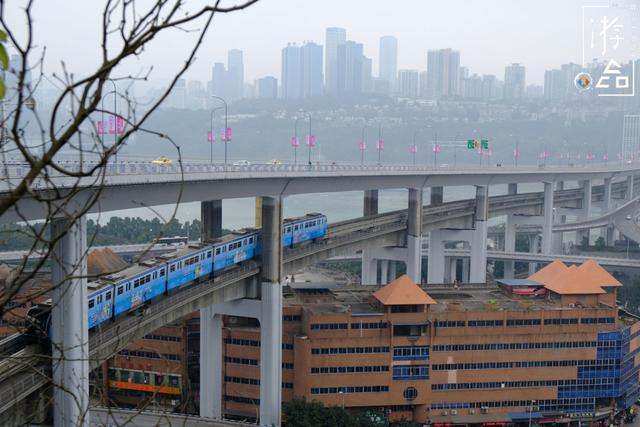 智博会举办地位于远离核心城区的悦来国际博览中心,而广大参会者前往