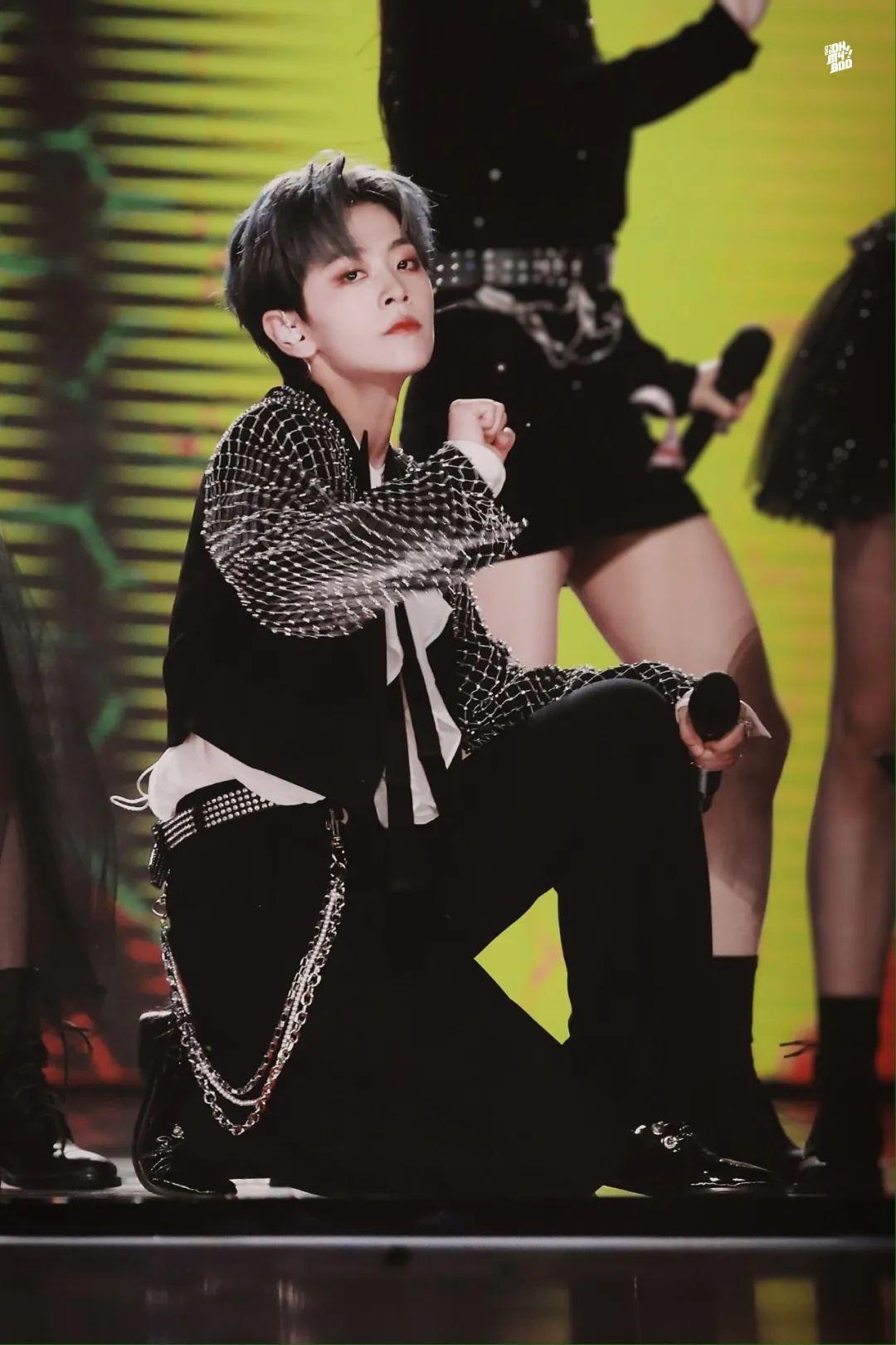 中性风女孩之后聊聊无性别时尚ezramiller周震南女装男孩们也有风情万