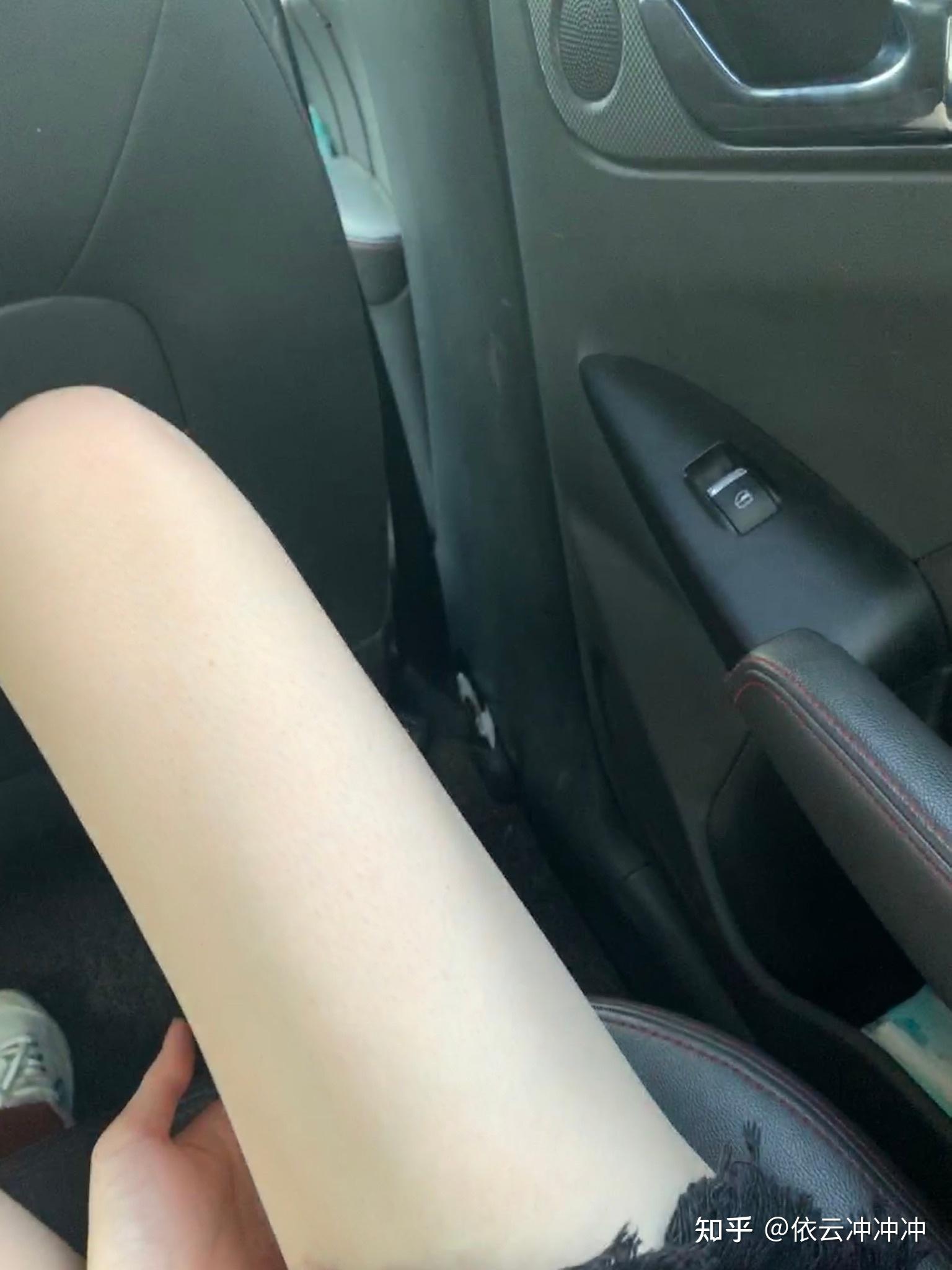 女生的腿腿部实拍图片