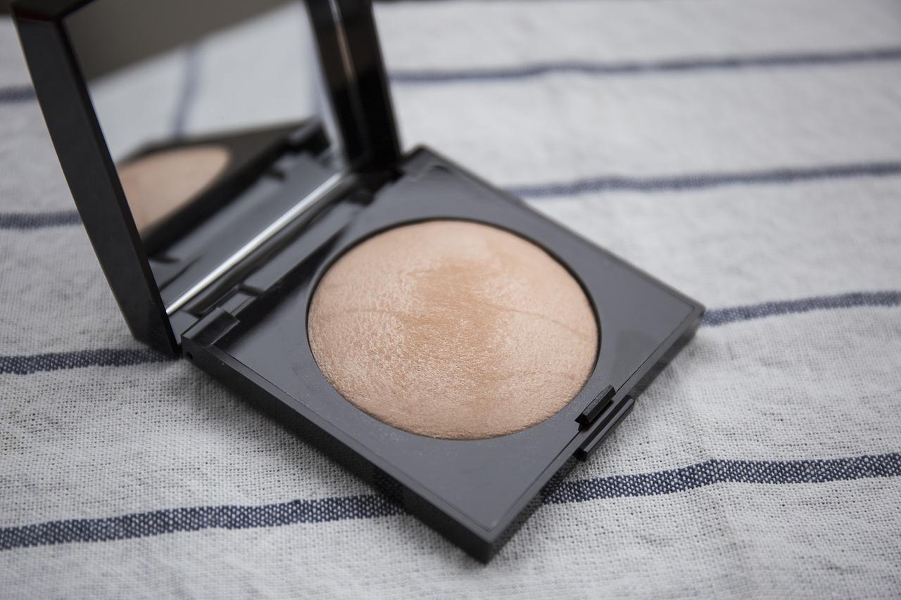 2. 草坪养护要点